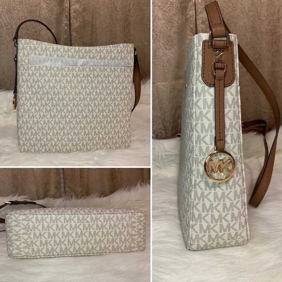 Michael Kors Large Messenger Crossbody Bag - Picture 3 of 7